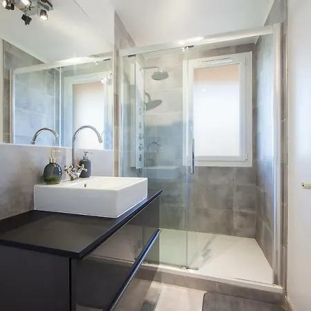 Appartement T4 Refait A Neuf Rennes, 3 Ch. Parking, 2 Balcons. *